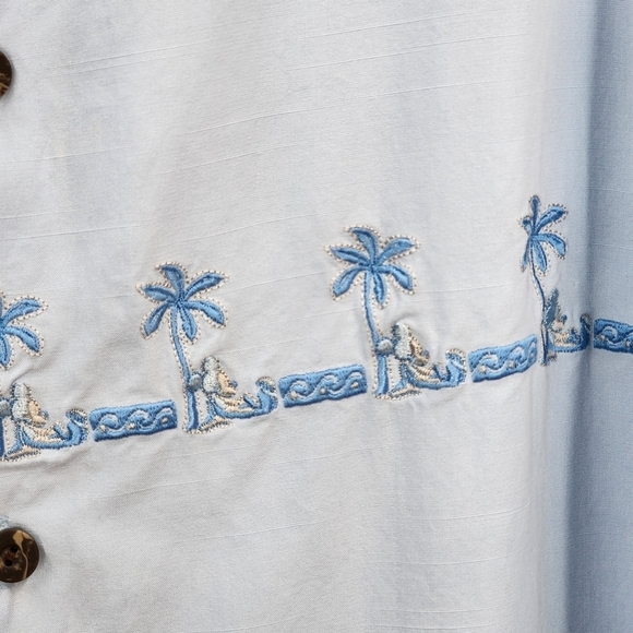 Disneyland Resort Men's Embroidered Short Sleeve Button Up Shirt - M - Picture 4 of 5